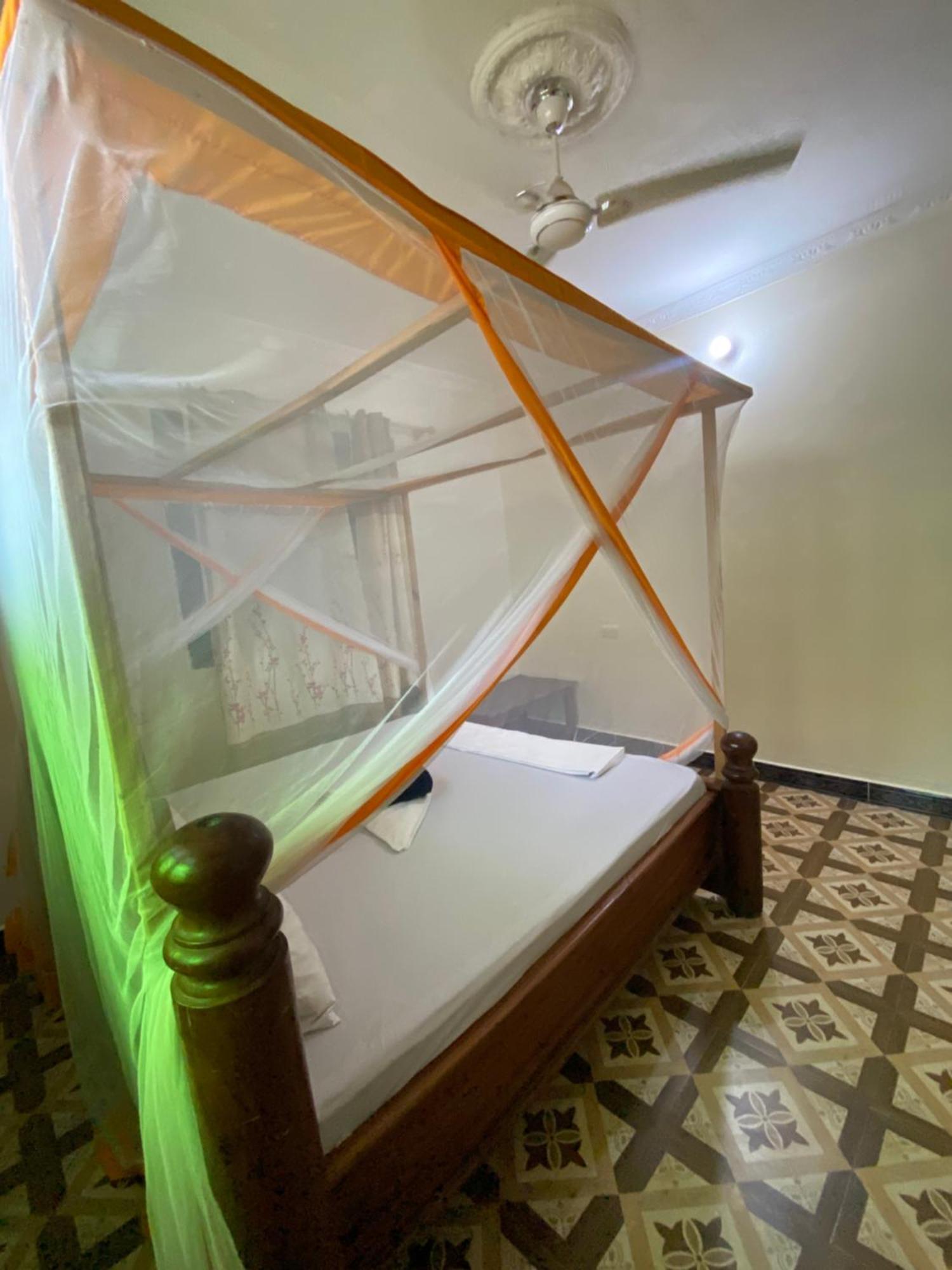Falcon House Kendwa Bed & Breakfast Екстериор снимка