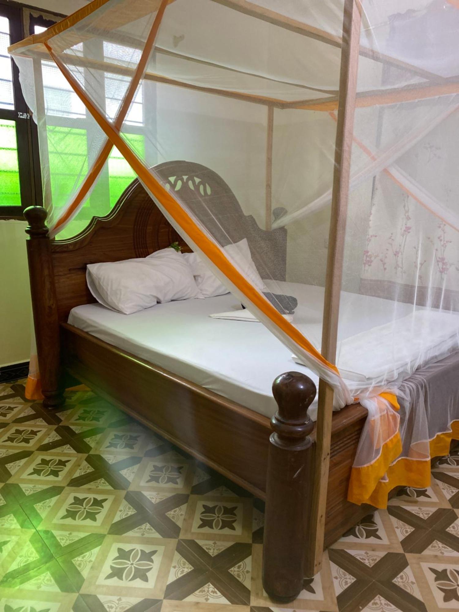 Falcon House Kendwa Bed & Breakfast Екстериор снимка