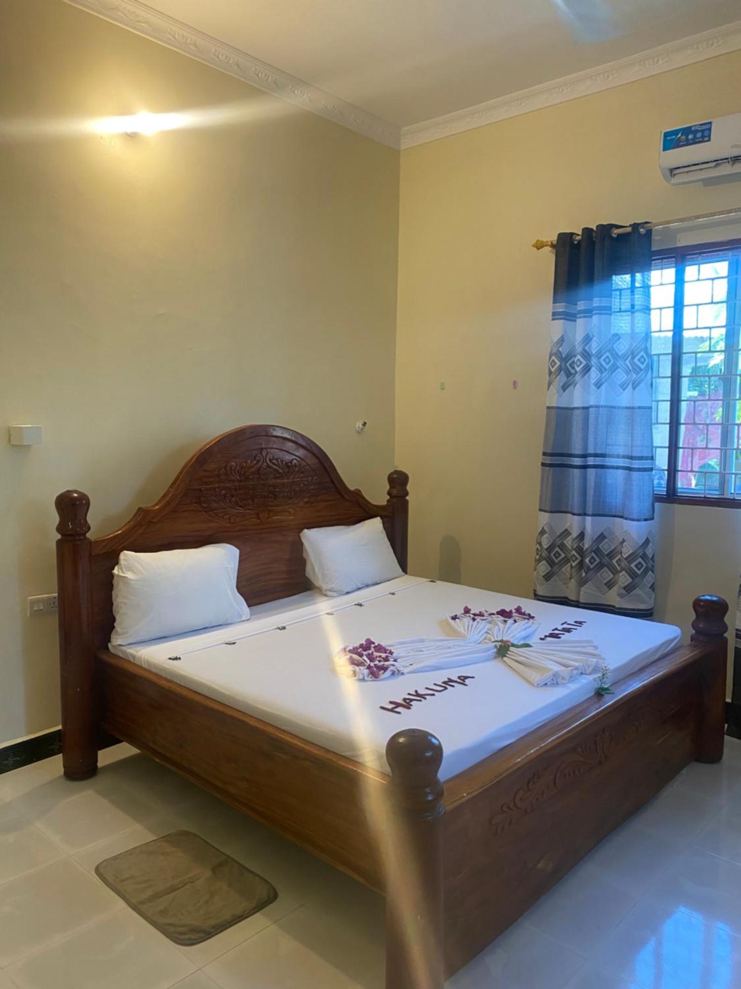 Falcon House Kendwa Bed & Breakfast Екстериор снимка