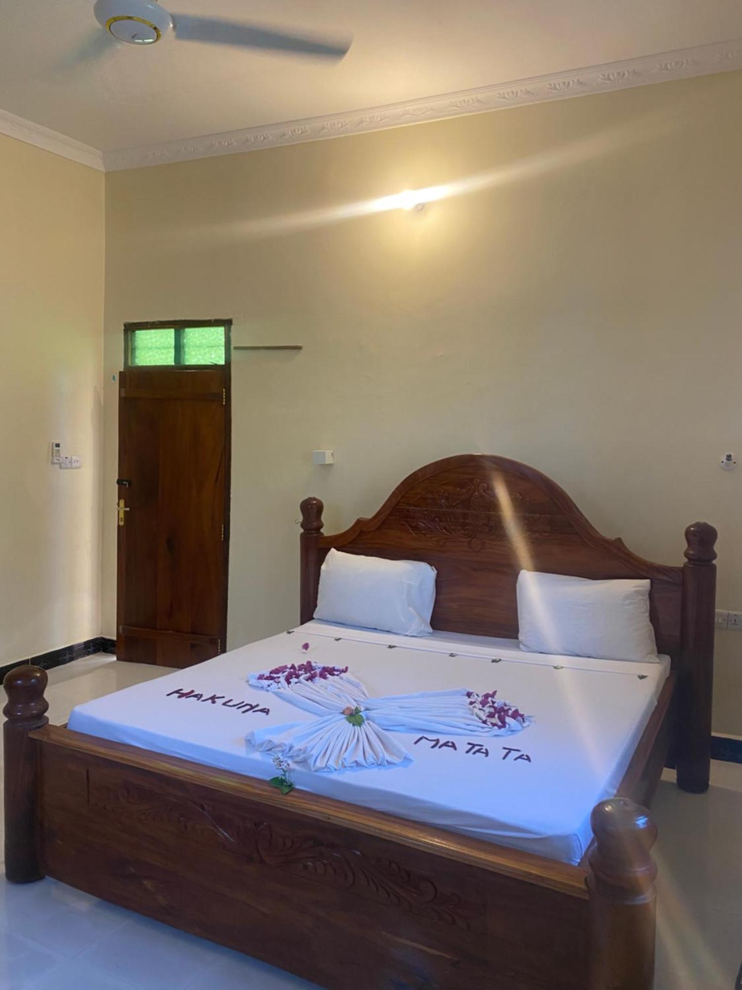 Falcon House Kendwa Bed & Breakfast Екстериор снимка